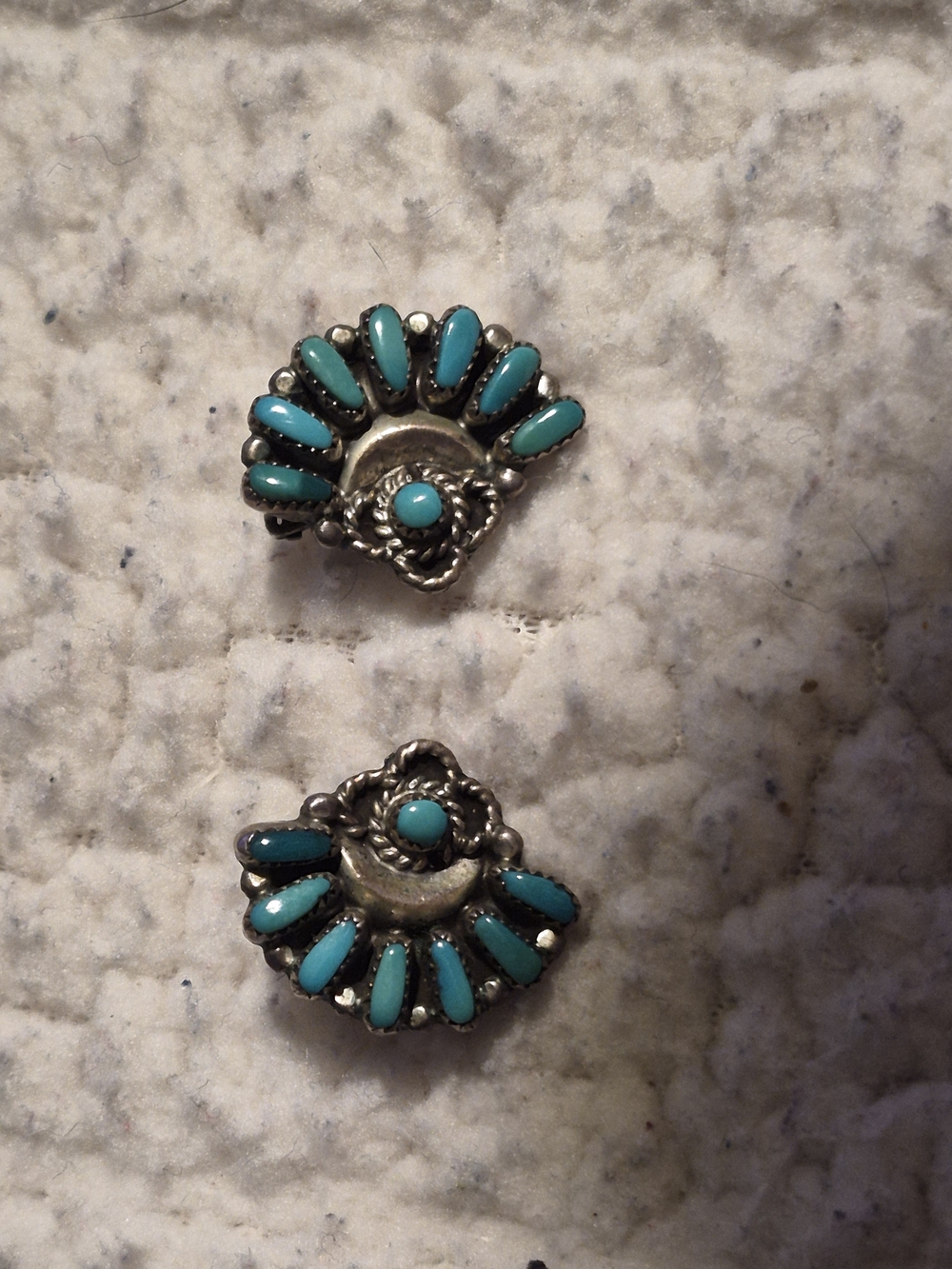 Vintage Bill & Lou Laweka Zuni Sterling Turquoise Earrings - Picture 4 of 6